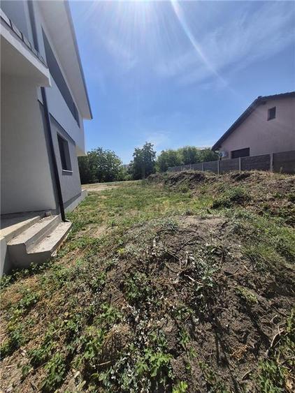 Casă individuală cu 5 camere cu Canalizare în Moșnița Nouă