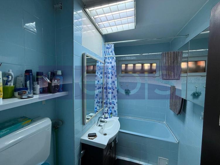 Apartament cu 4 camere în Berceni