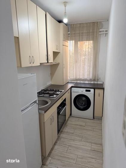 Apartament cu 3 camere semidecomandat în Gării