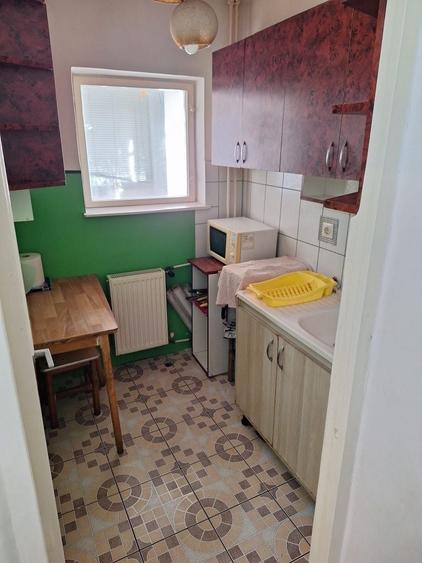 Garsonieră decomandată în Central