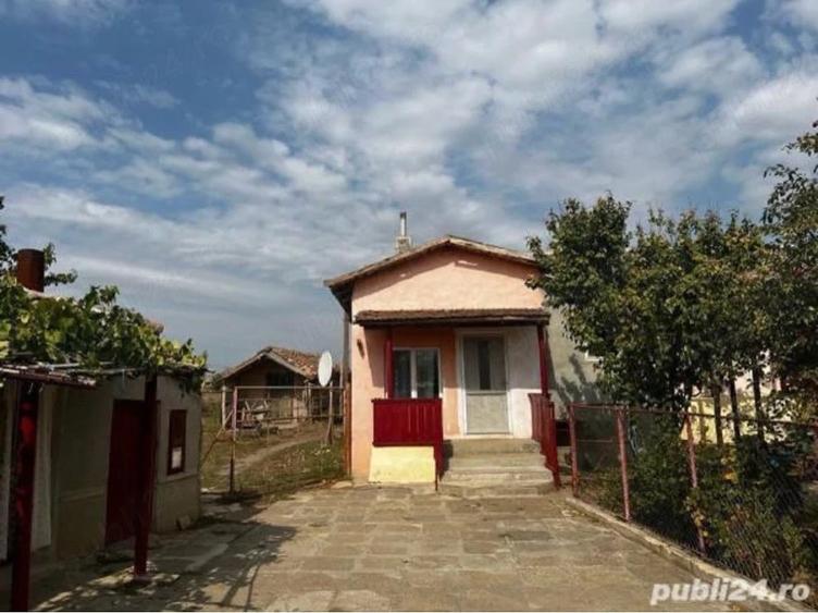 Casă cu 4 camere cu Teren 5400 Mp în Ceamurlia de Sus