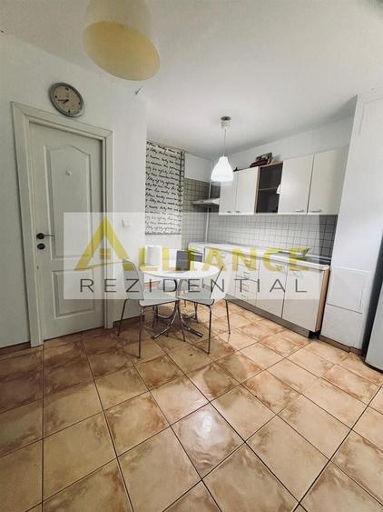 Apartament cu 3 camere decomandat, mobilat în Tineretului