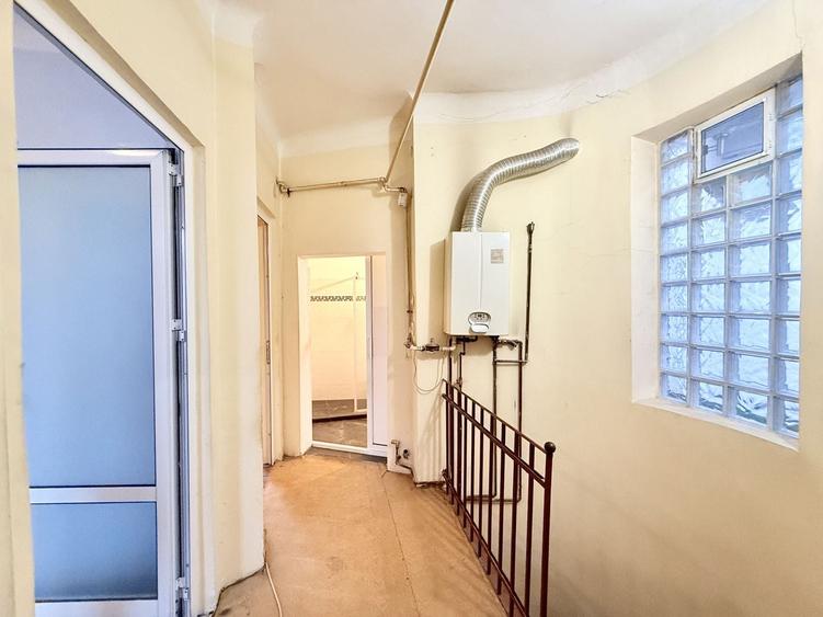 Apartament cu 3 camere decomandat în Parcul Carol