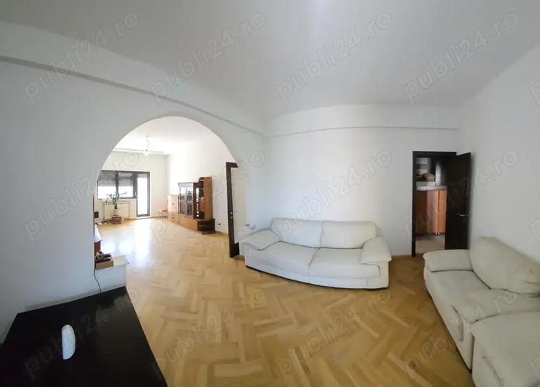 Apartament cu 4 camere în Moșilor