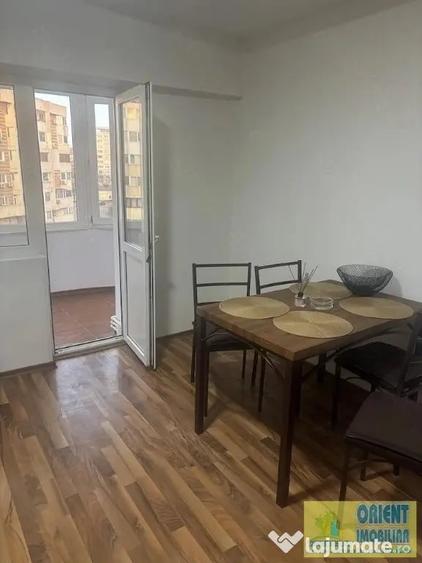 Apartament cu 2 camere decomandat în Trocadero