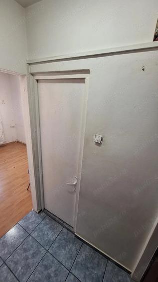 Garsonieră decomandată în Tractorul