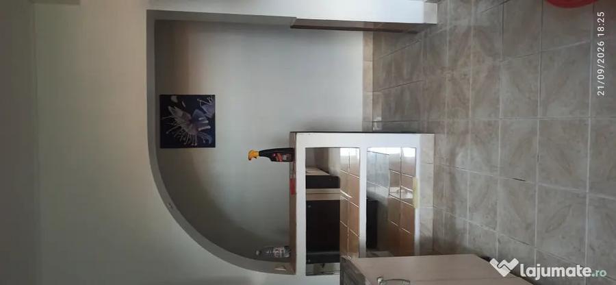 Apartament cu 2 camere decomandat în Alexeni