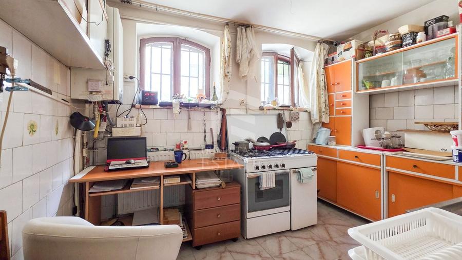 Apartament cu 3 camere decomandat, mobilat în Dacia