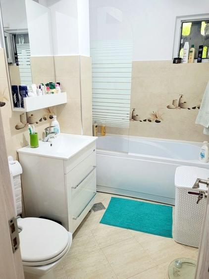 Apartament cu 2 camere semidecomandat în Tătărași
