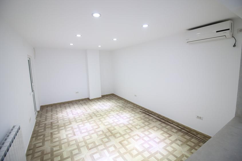 Apartament cu 2 camere în Micro 20