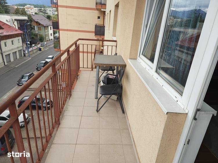 Apartament cu 2 camere decomandat în Tractorul