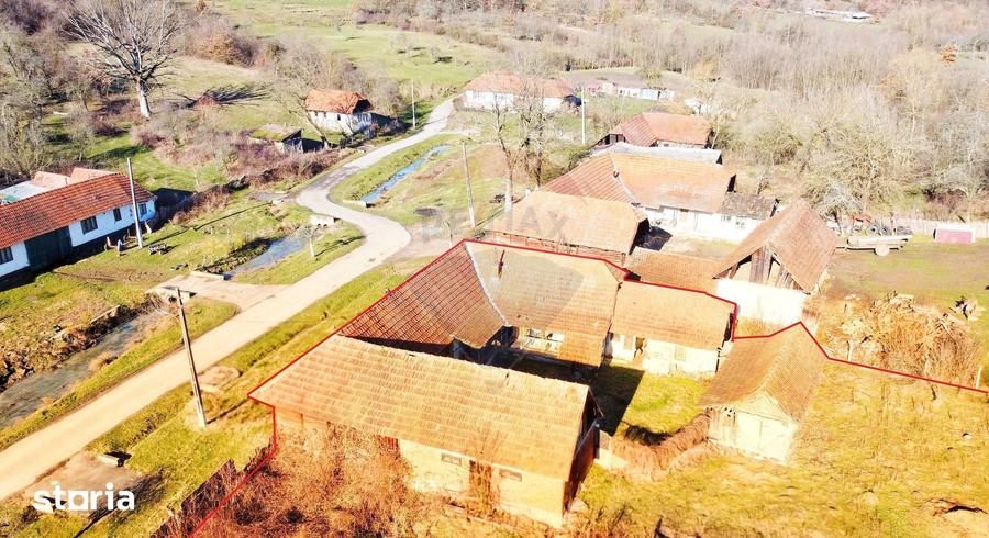 Casă cu 4 camere cu Teren 10486 Mp în Ohaba Lungă