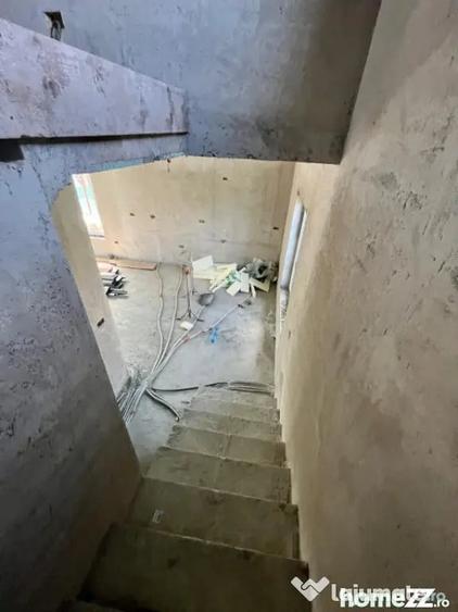 Casă cu 5 camere cu Teren 250 Mp în Central