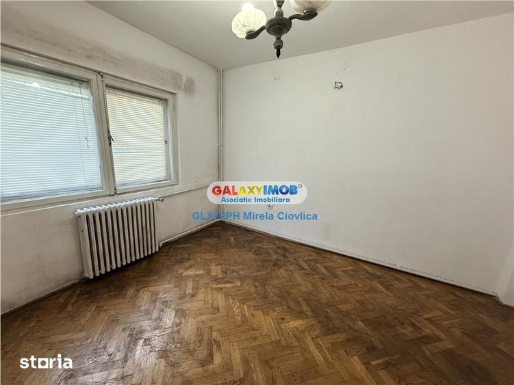 Casă cu 5 camere cu Teren 449 Mp în Central