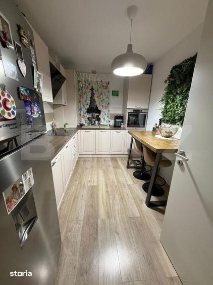 Apartament cu 3 camere decomandat, mobilat în Tractorul