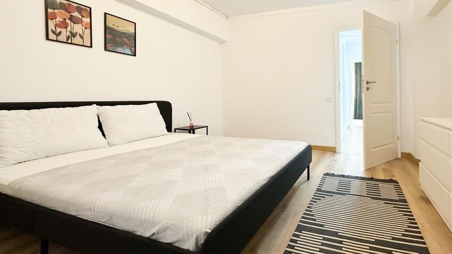 Apartament cu 4 camere decomandat, mobilat în Berceni