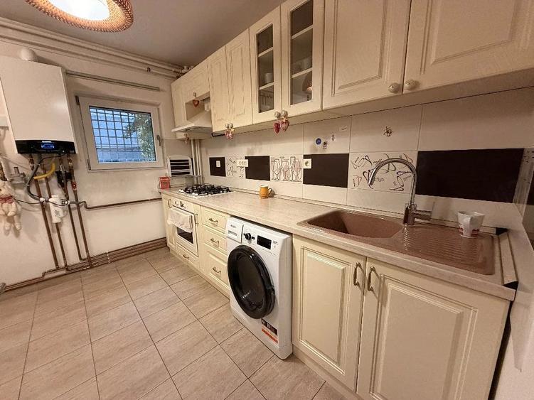 Apartament cu 2 camere decomandat în 13 Septembrie