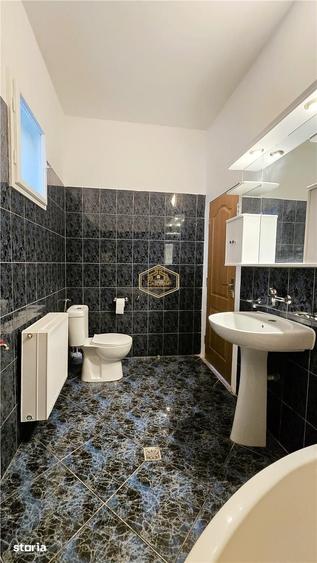 Casă cu 5 camere cu Teren 295 Mp în Central