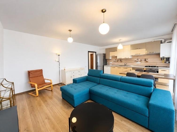 Apartament cu 3 camere decomandat, mobilat în Central