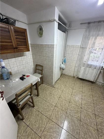 Apartament cu 2 camere semidecomandat în Lipovei