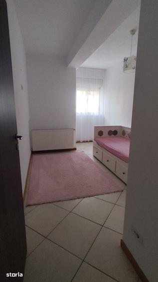 Apartament cu 3 camere în Ghiroda