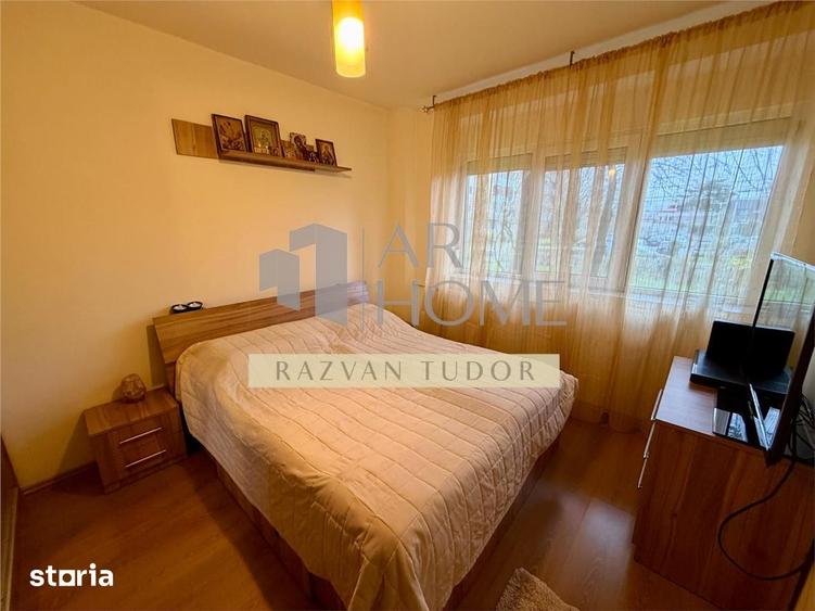 Apartament cu 3 camere semidecomandat în Andrei Mureșanu