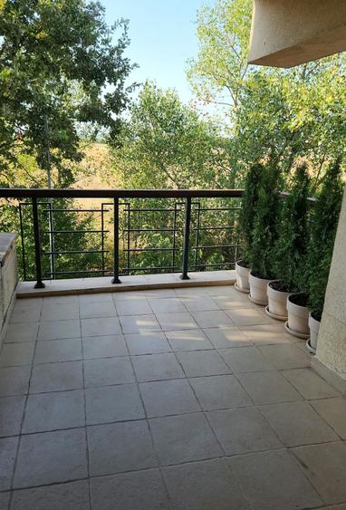 Apartament cu 2 camere semidecomandat în Ostratu