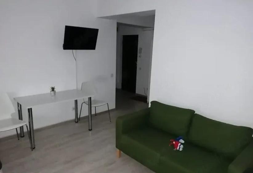 Apartament cu 3 camere decomandat în Calea Călărașilor