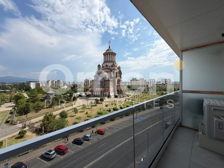 Apartament cu 3 camere semidecomandat, mobilat în Ultracentral