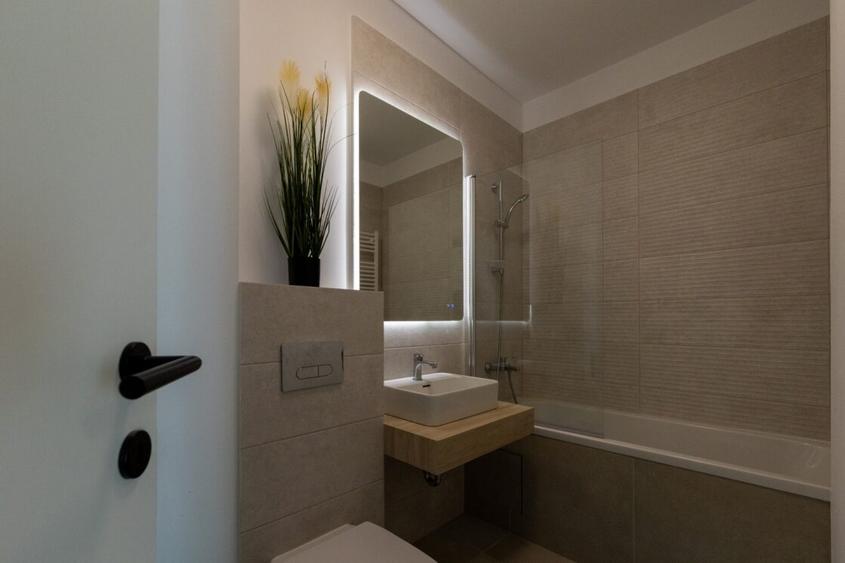 Apartament cu 3 camere decomandat, mobilat în 13 Septembrie