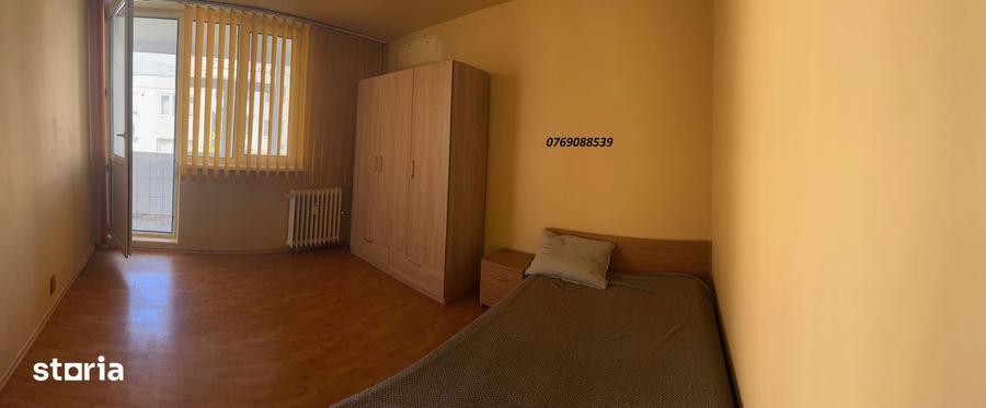 Apartament cu 3 camere decomandat în Drumul Taberei