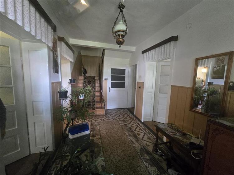 Duplex cu 5 camere cu Canalizare în Central