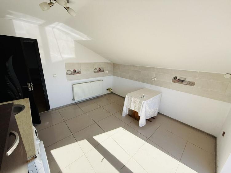 Apartament cu 3 camere decomandat în Chișoda