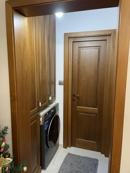 Apartament cu 3 camere semidecomandat în Ultracentral