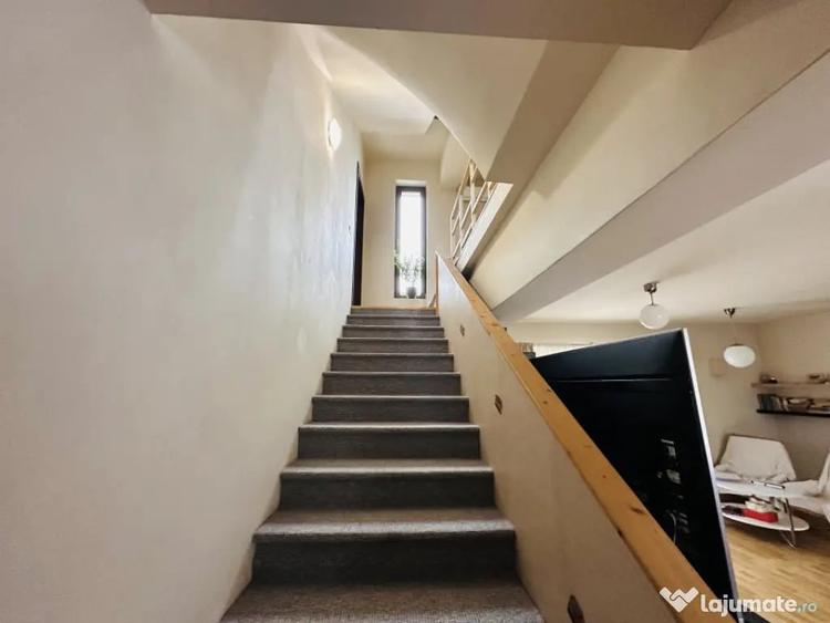 Casă cu 5 camere cu Teren 330 Mp în Chiajna