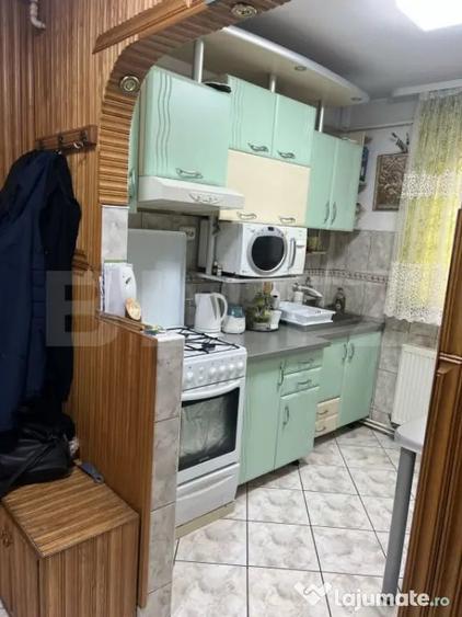 Apartament cu 2 camere semidecomandat, mobilat în Central