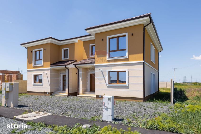 Casă cu 4 camere cu Teren 400 Mp în Vladimirescu