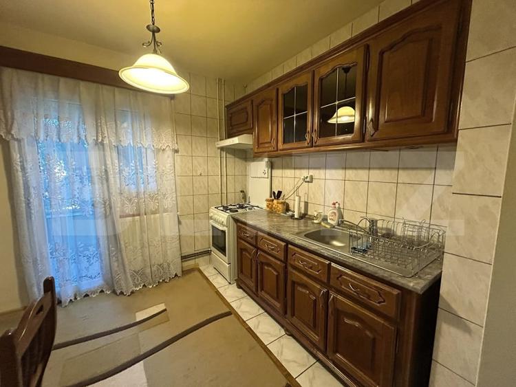Apartament cu 2 camere semidecomandat, mobilat în Zorilor
