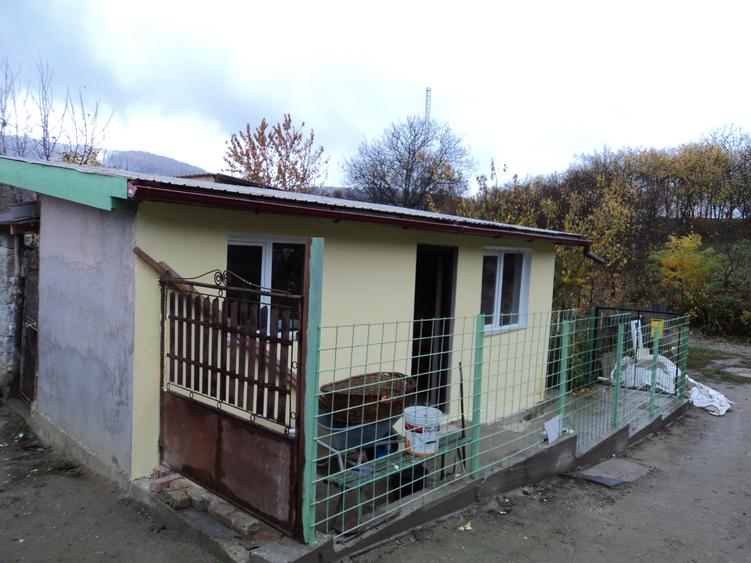 Casă individuală cu 3 camere cu Teren 350 Mp în Exterior Vest