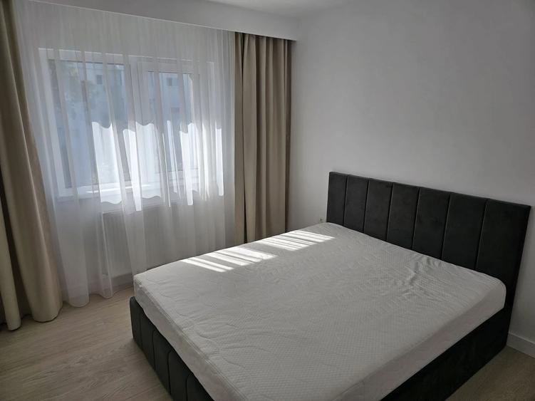 Apartament cu 4 camere decomandat, mobilat în Tomis III