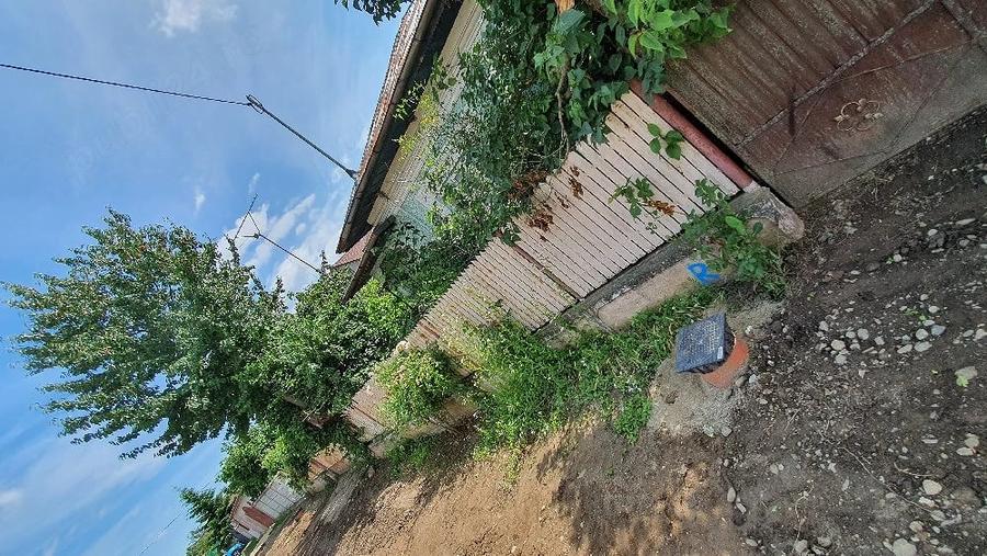 Teren de 6378 mp, în Brăteștii de Jos