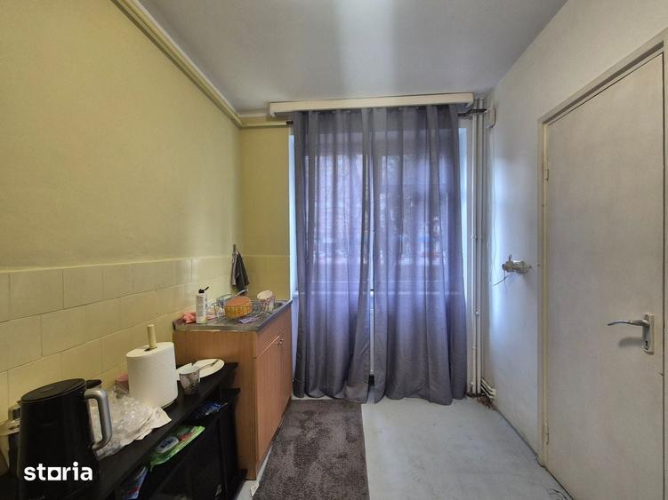 Apartament cu 2 camere semidecomandat în Calea București