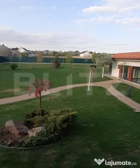 Casă cu 5 camere cu Teren 2743 Mp în Sud