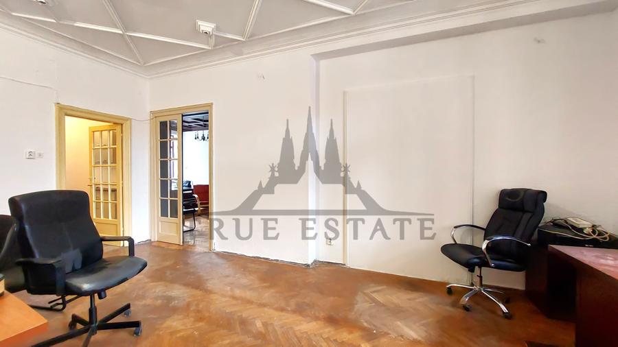 Apartament cu 3 camere semidecomandat în Foișorul de Foc