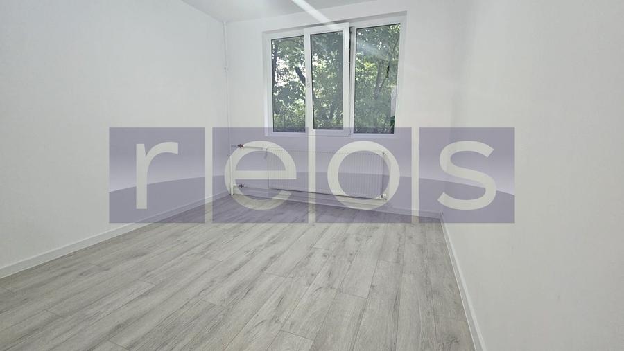 Apartament cu 3 camere decomandat în Valea Oltului