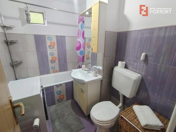 Apartament cu 3 camere decomandat, mobilat în Girocului