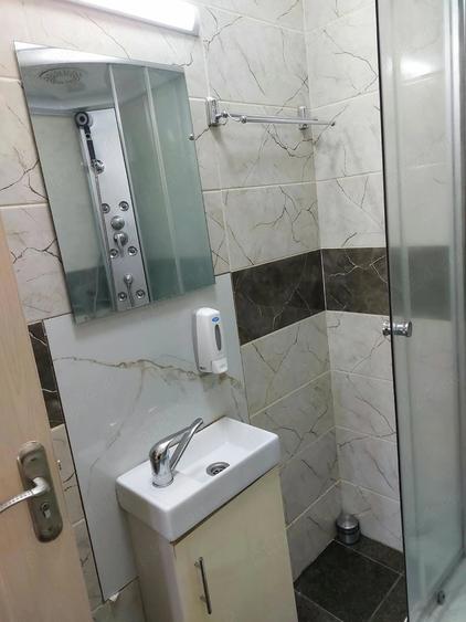 Apartament cu 3 camere semidecomandat în Exterior Vest