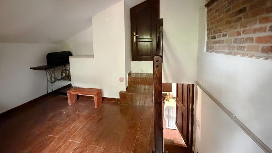 Casă individuală cu 9 camere cu Canalizare în Hărman