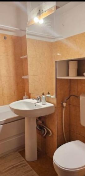 Apartament cu 2 camere semidecomandat în Tomis Nord