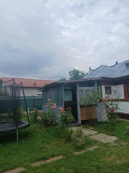 Casă cu 2 camere în Poienarii Burchii